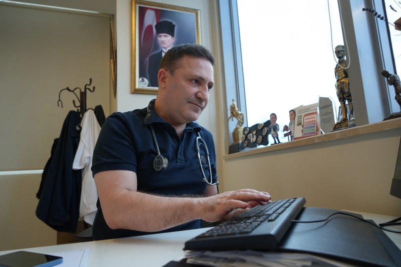 Samsun'da profesörden çarpıcı açıklama: "Vitamin takviyeleri ömrü kısaltıyor"