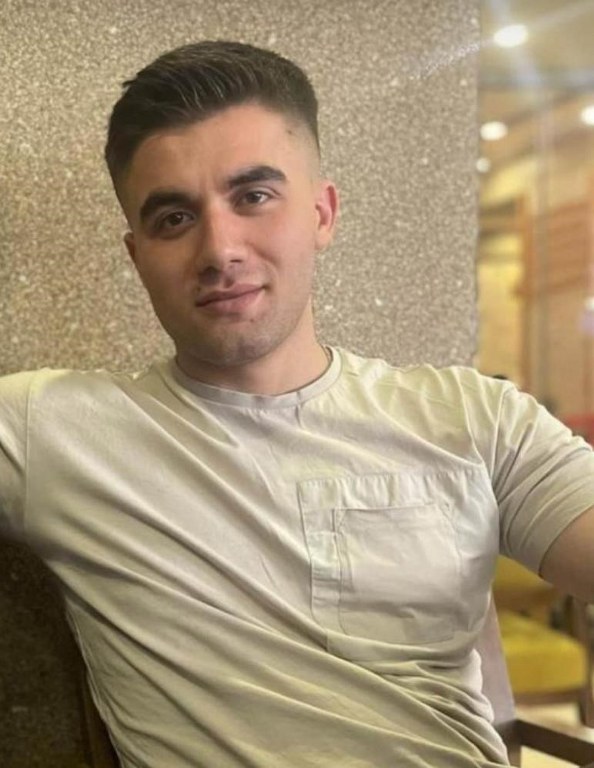 A W595479 06 594X768