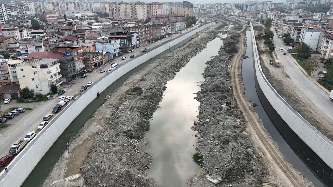 A W595641 01 1280X720