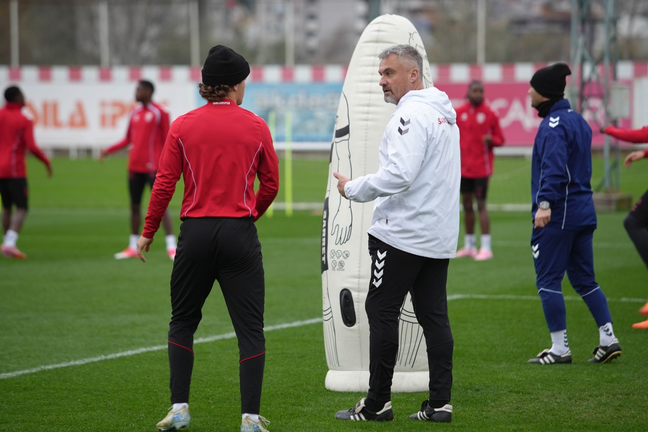 A W596744 02 1280X853