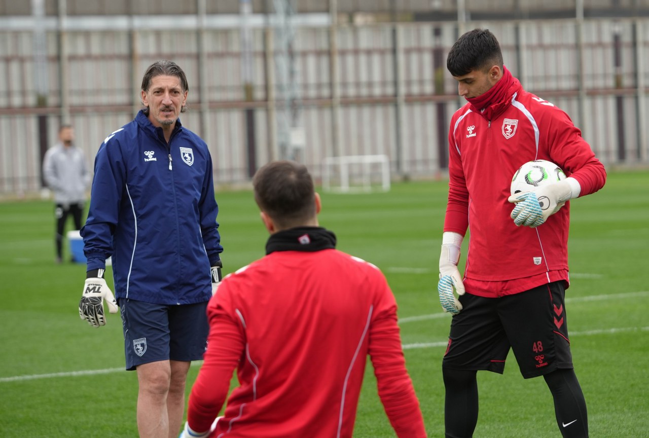 A W596744 04 1280X864