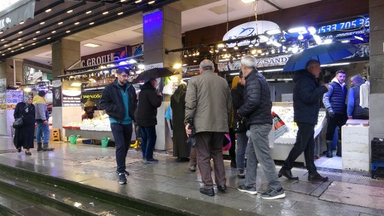 Karadeniz'de hamsi bolluğu balık piyasasını değiştirdi