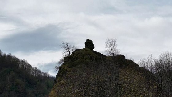 Samsun'da mahalle sakinlerini şaşırtan kaya!