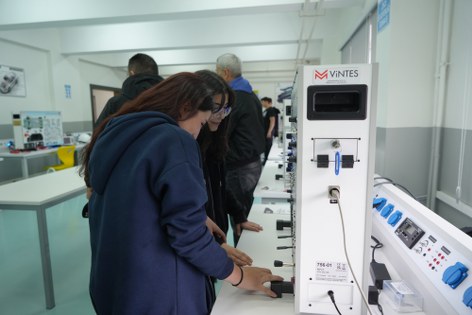 Türkiye'de ilk! Elektrikli Araçlar Eğitim Merkezi Samsun’da açıldı 