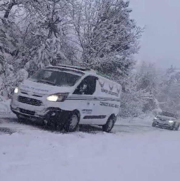 Samsun'un yanı başında yoğun kar: Köy yolları ulaşıma kapandı