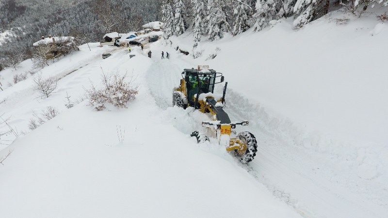 Samsun'un yanı başında yoğun kar: Köy yolları ulaşıma kapandı