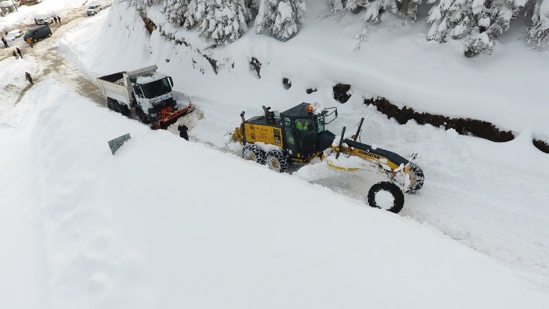 Samsun'un yanı başında yoğun kar: Köy yolları ulaşıma kapandı