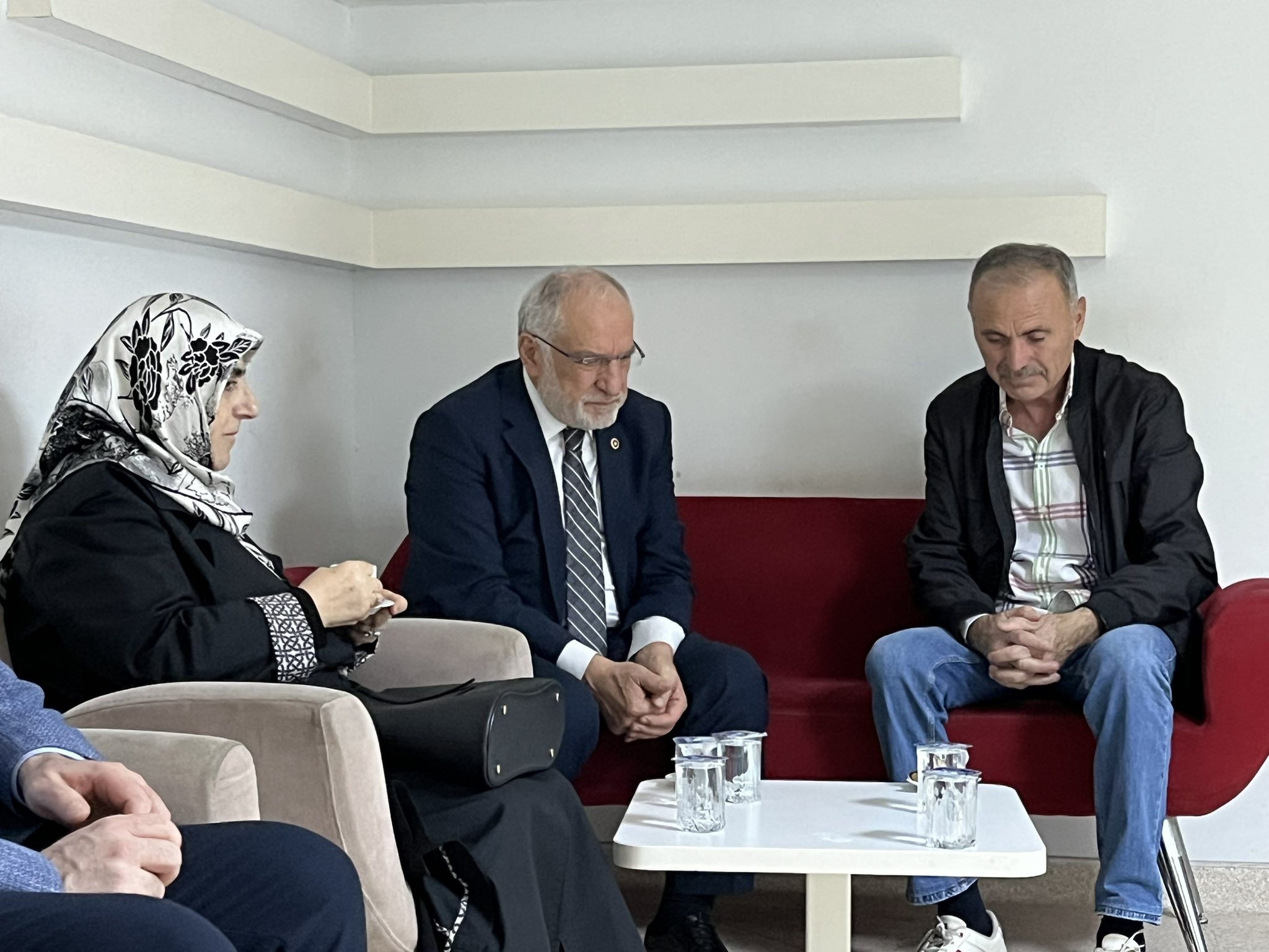 SP'li Mehmet Karaman'dan Samsunlu şehit Emre Altok'un ailesine ziyaret 