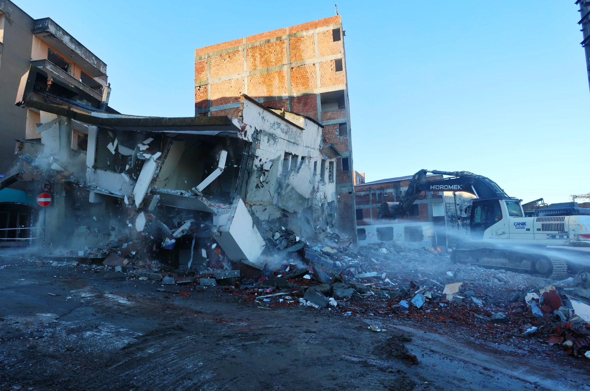 G8G 21P W M A A M Qu B