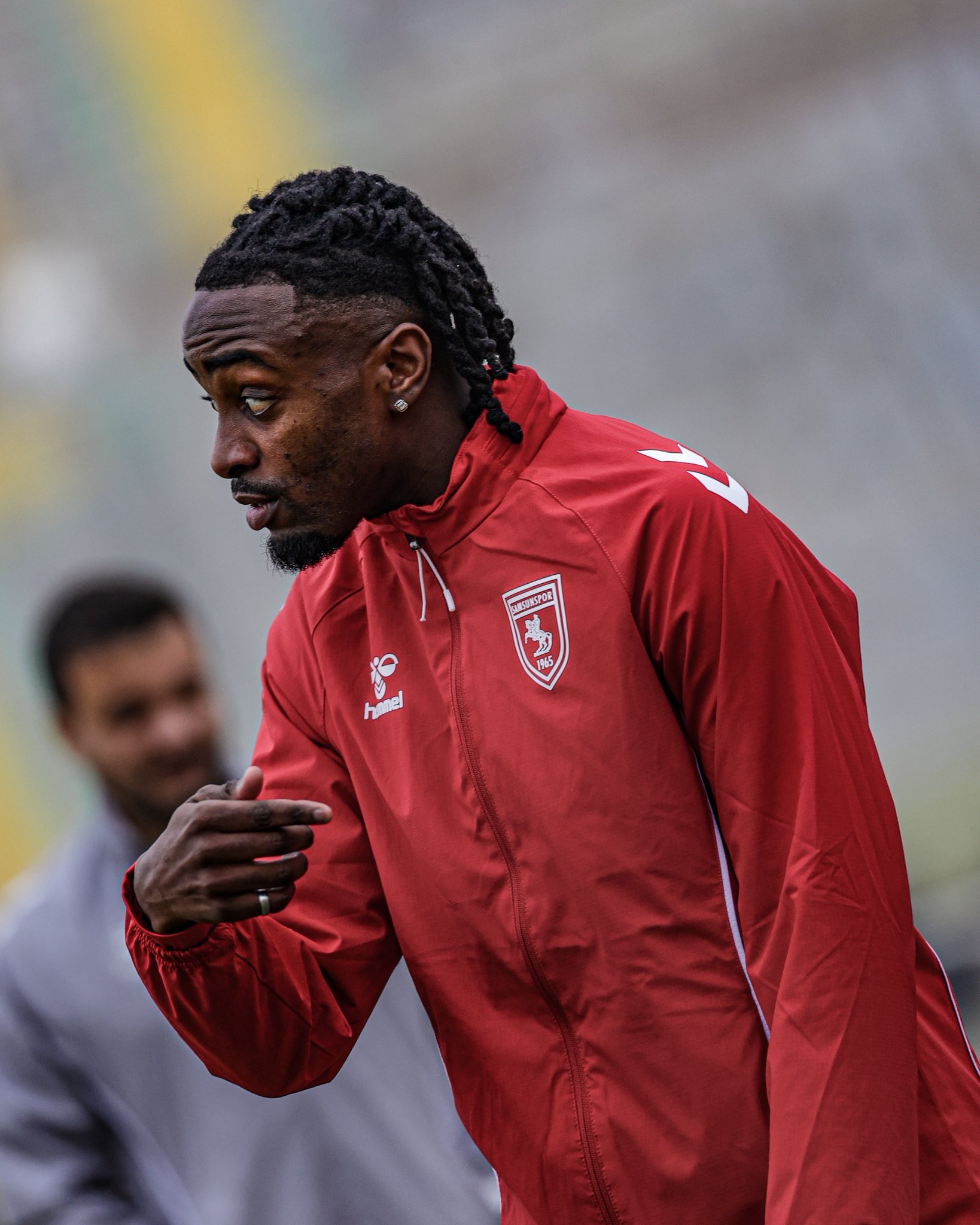 G8O Jx E B X Q A A S Jb