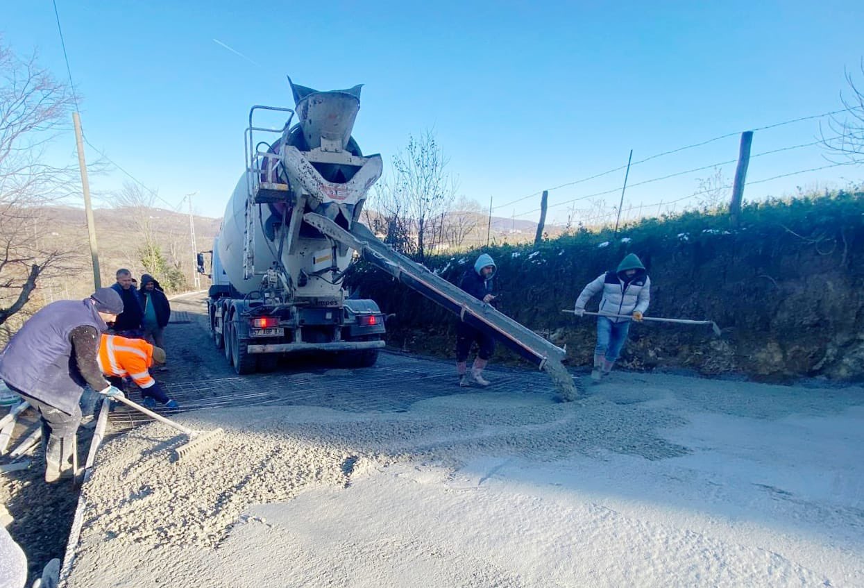 G9A56 L U Wk A A Hy7 G