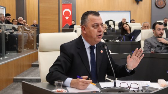 İlkadım Belediye Meclisi'nde "ölü köpekler" gerginliği