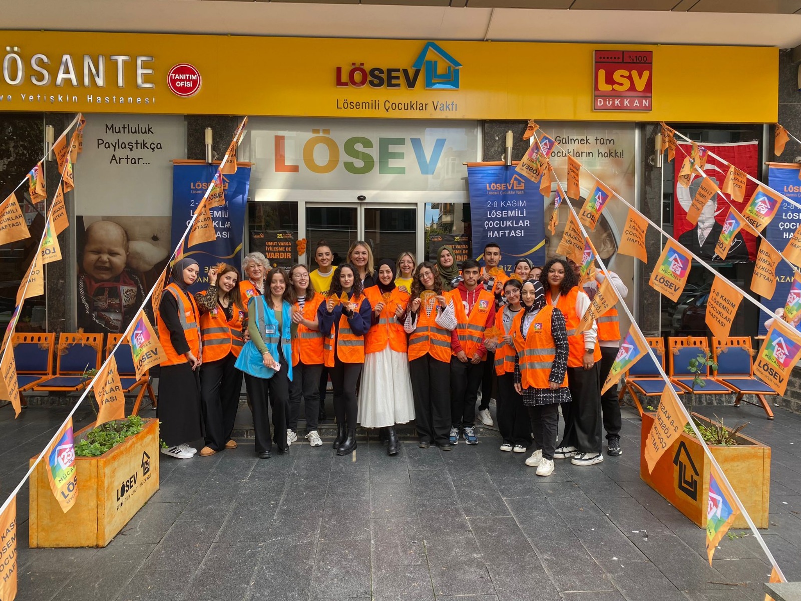 LÖSEV gönüllülüğün gücüne dikkat çekti: "Toplumsal sorumluluktur"