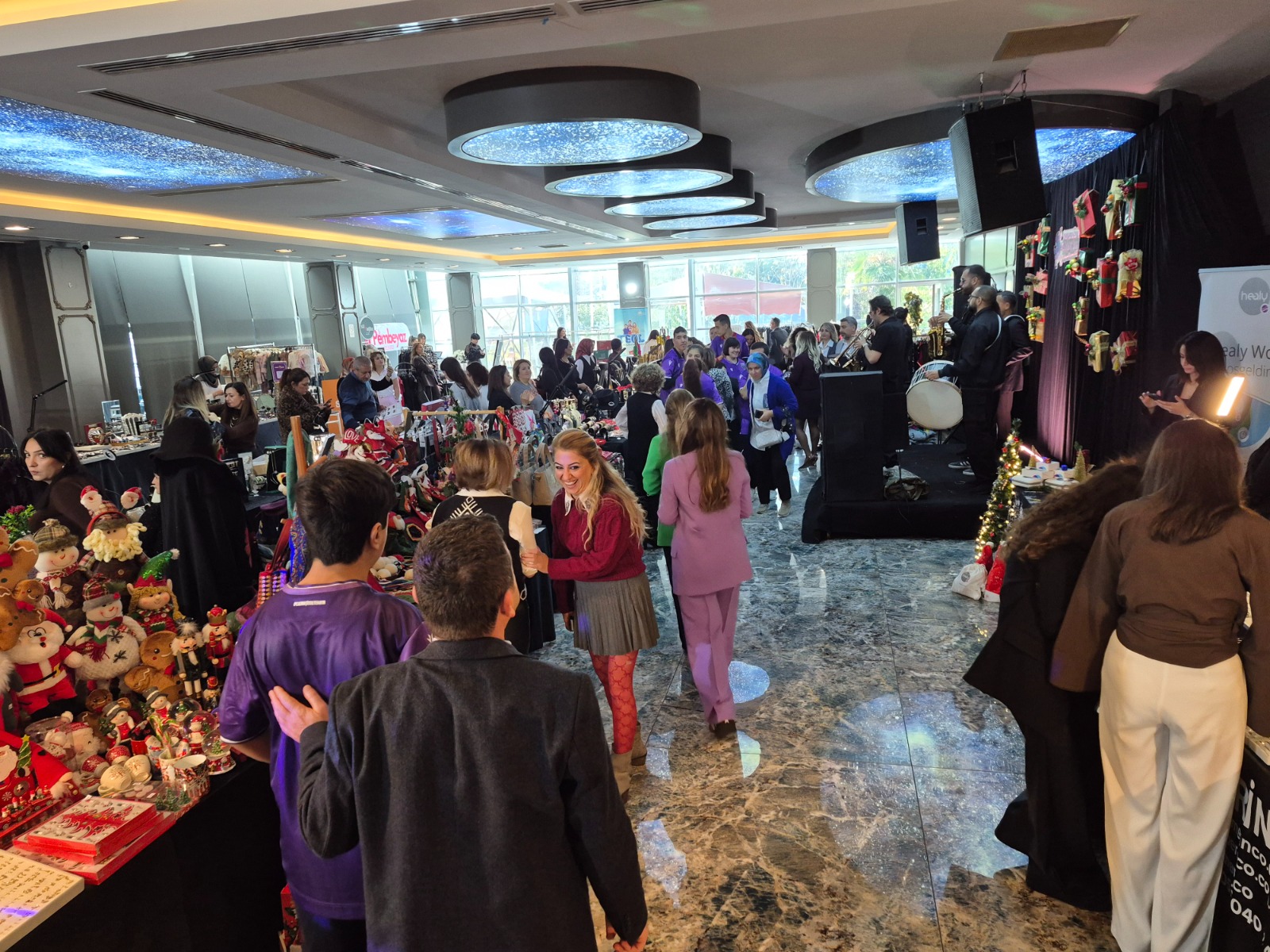 Mutluluğun Kanatları Derneği'nden muhteşem açılış