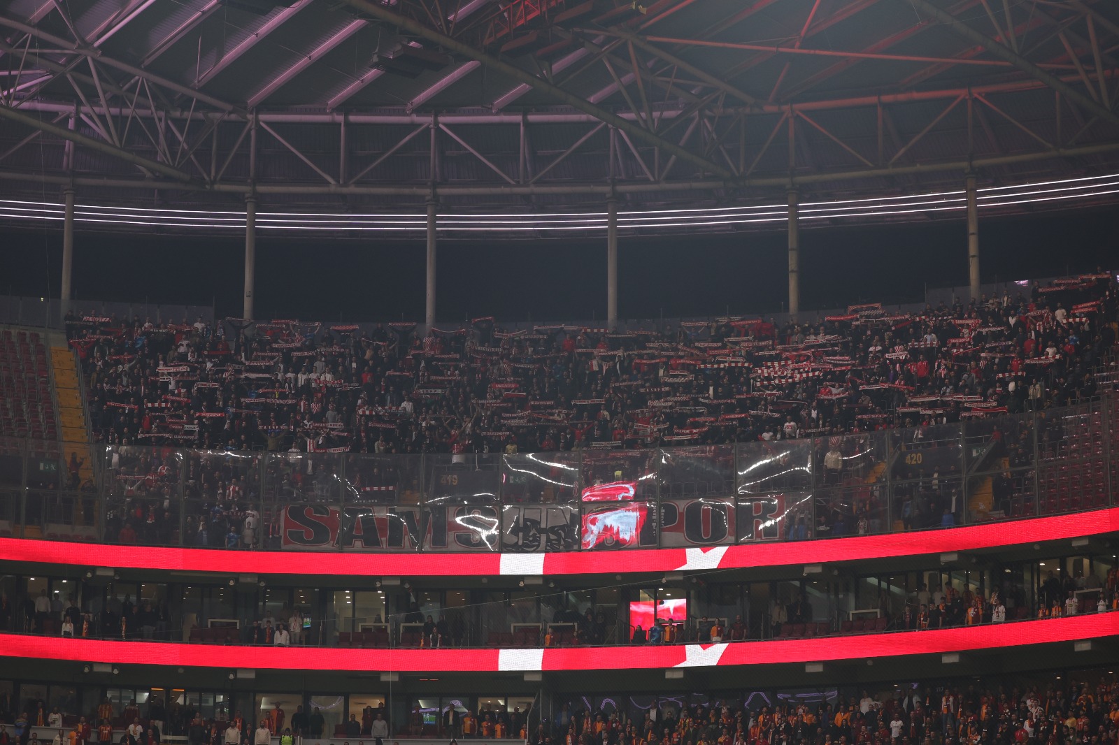 Samsunspor taraftarı RAMS Park’ı inletti