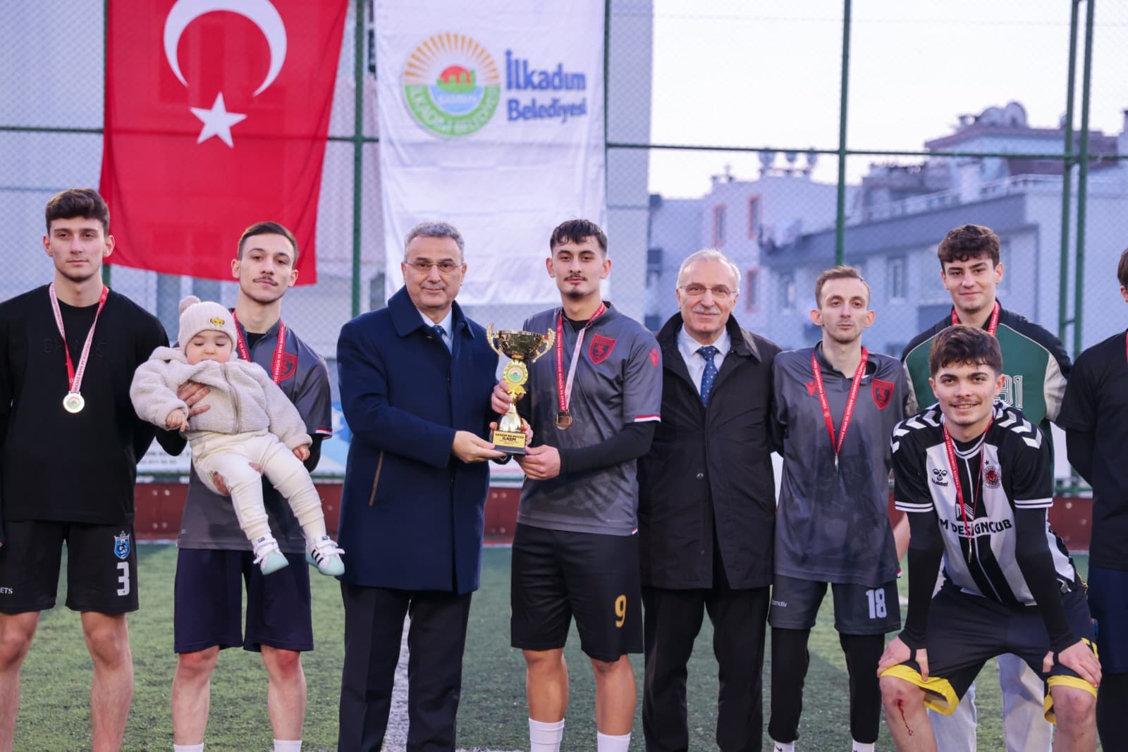 İLKEM’de futbol coşkusu: Kılıçdede şubesi kupayı kaldırdı