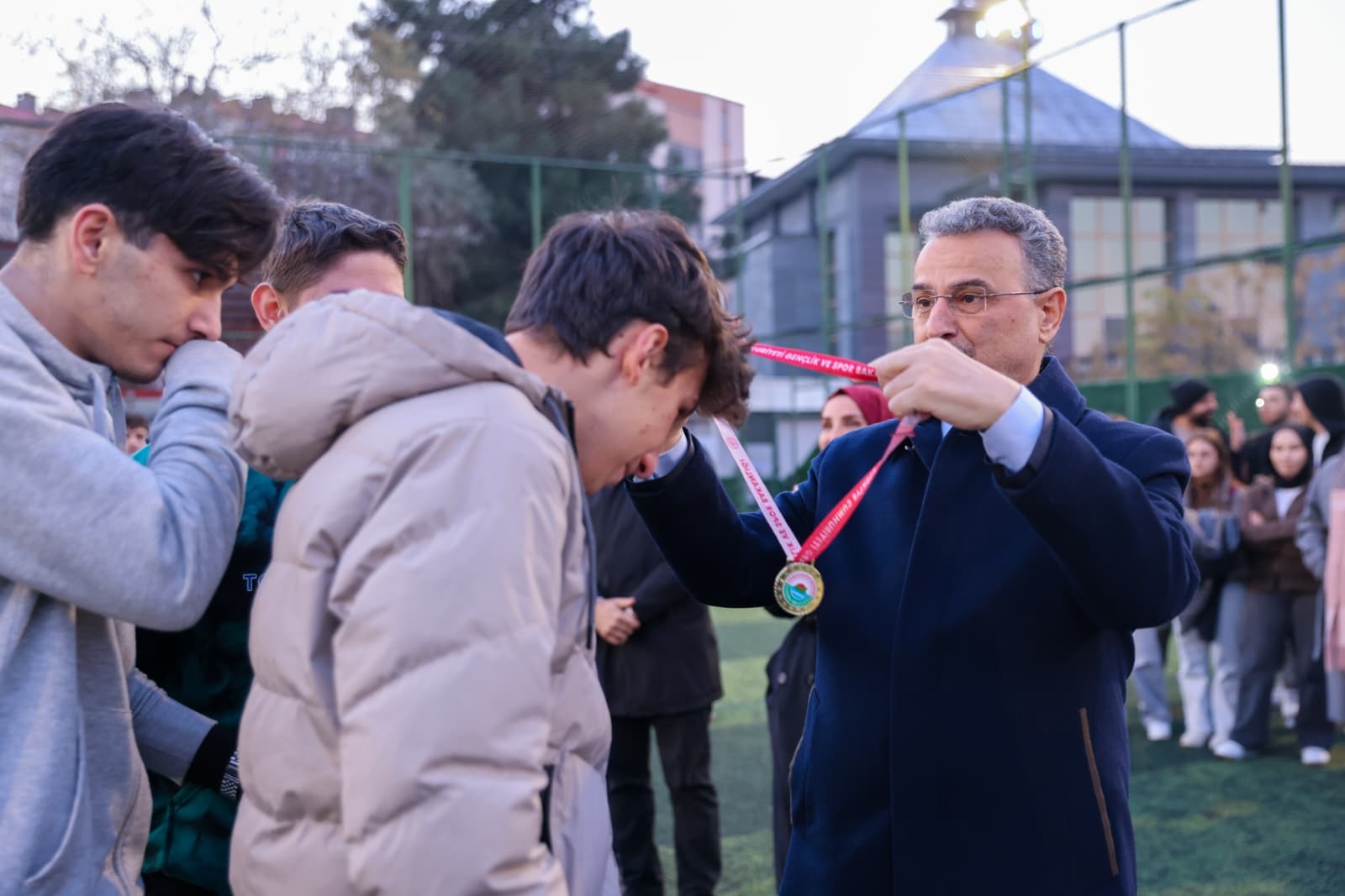 İLKEM’de futbol coşkusu: Kılıçdede şubesi kupayı kaldırdı