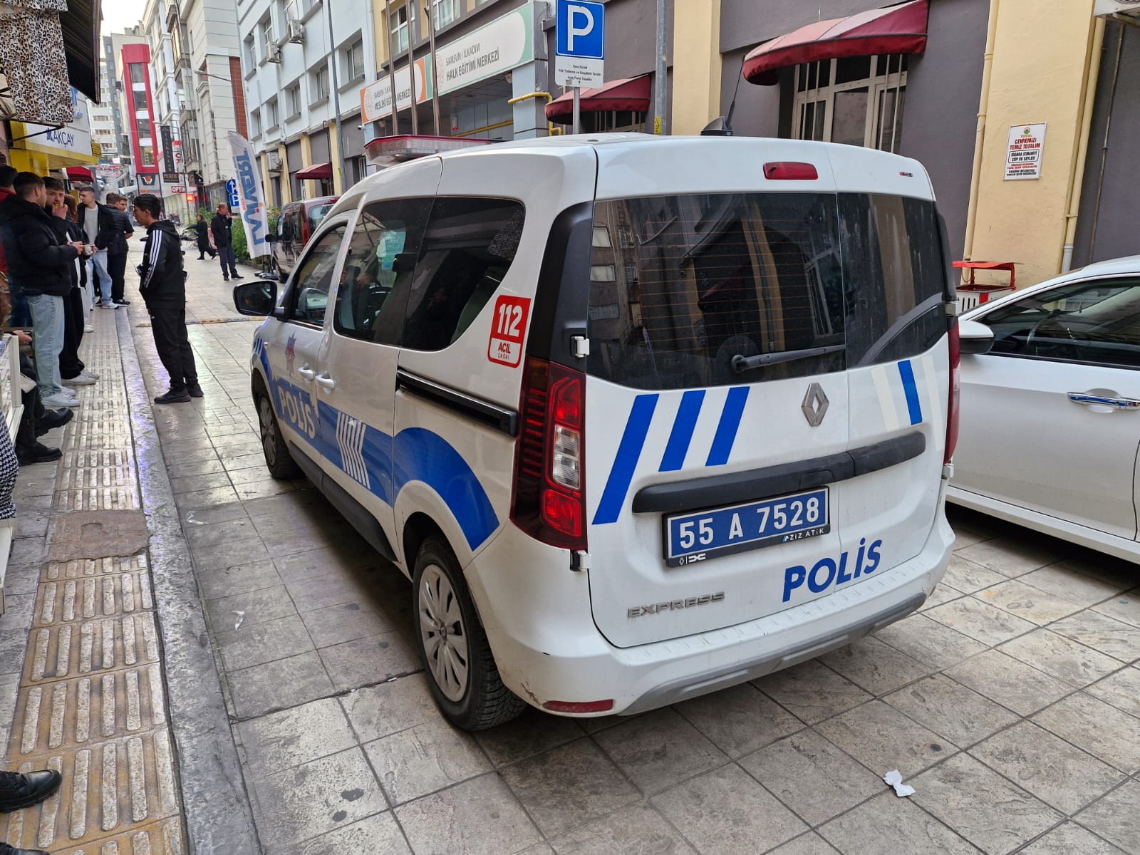 Samsun'da bu sokakta kavga bitmiyor:  Yine aynı manzara 