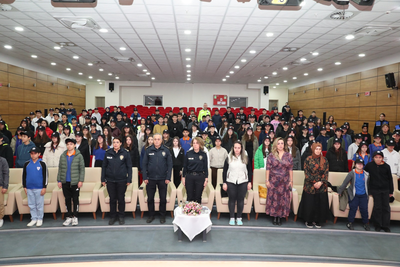 Samsun emniyetinden öğrencilerle kariyer buluşması