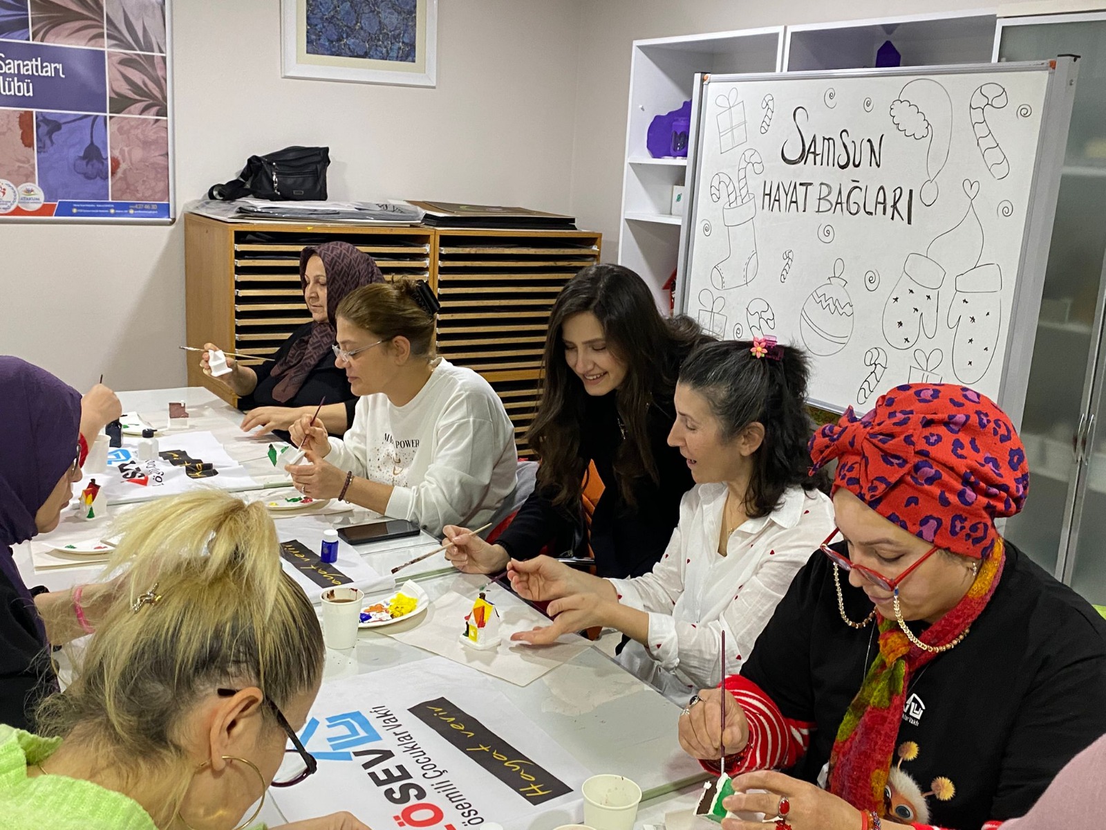 LÖSEV’li kadınlar sanatla moral buldu