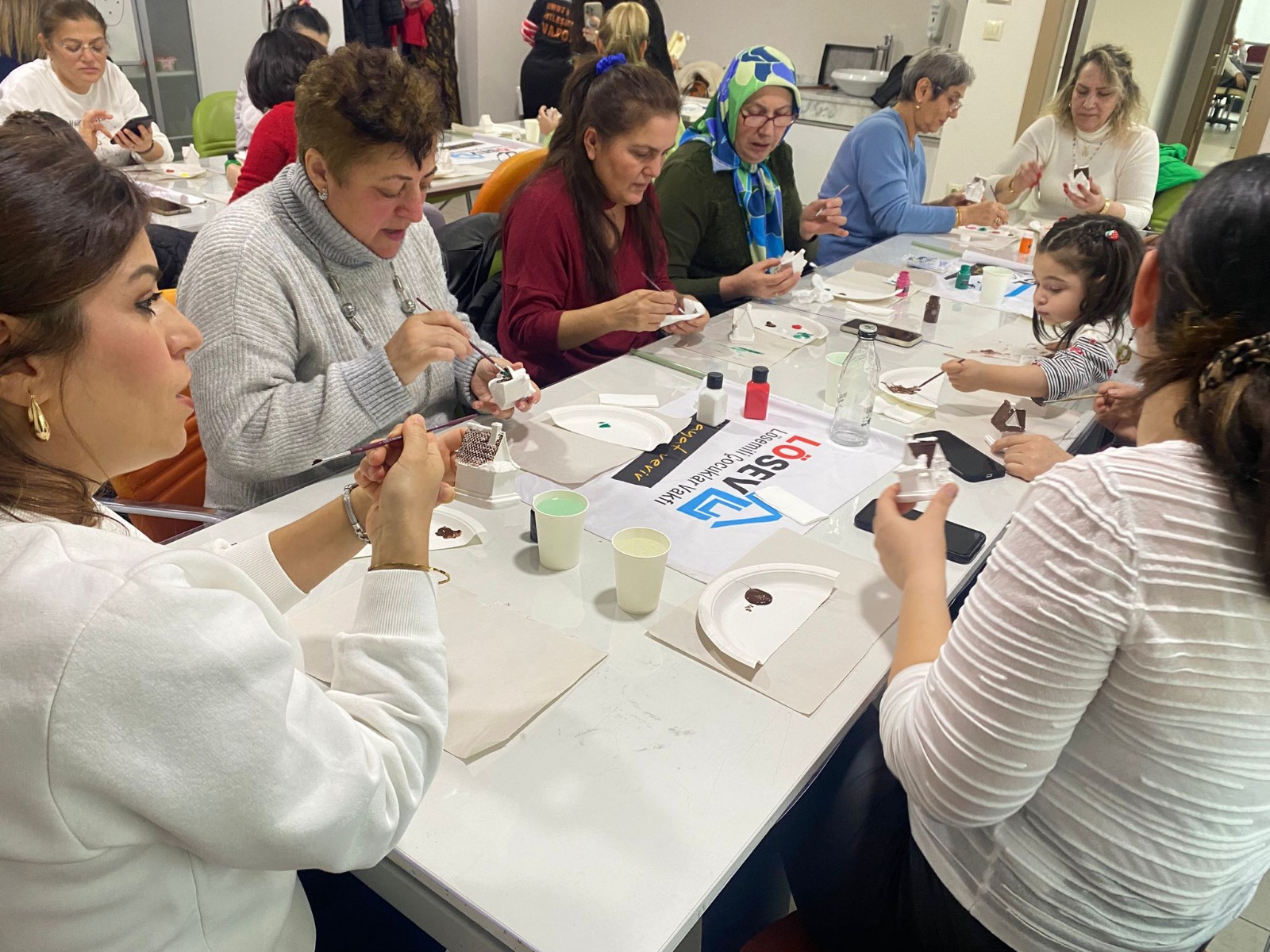 LÖSEV’li kadınlar sanatla moral buldu