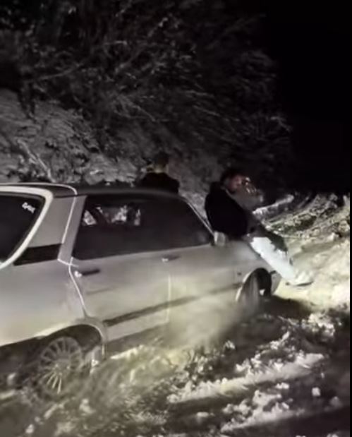 Samsun'da kar keyfi kabusa döndü: Kocadağ yolu kapatıldı