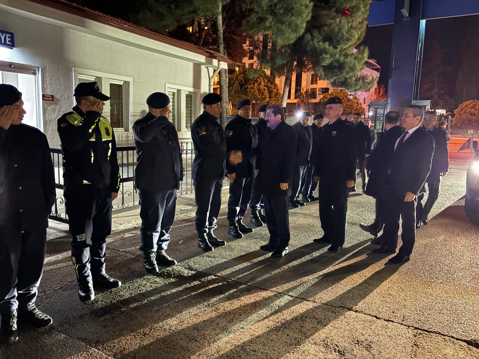 Vali Tavlı'dan o ilçelerde yılbaşı öncesi güvenlik mesaisi