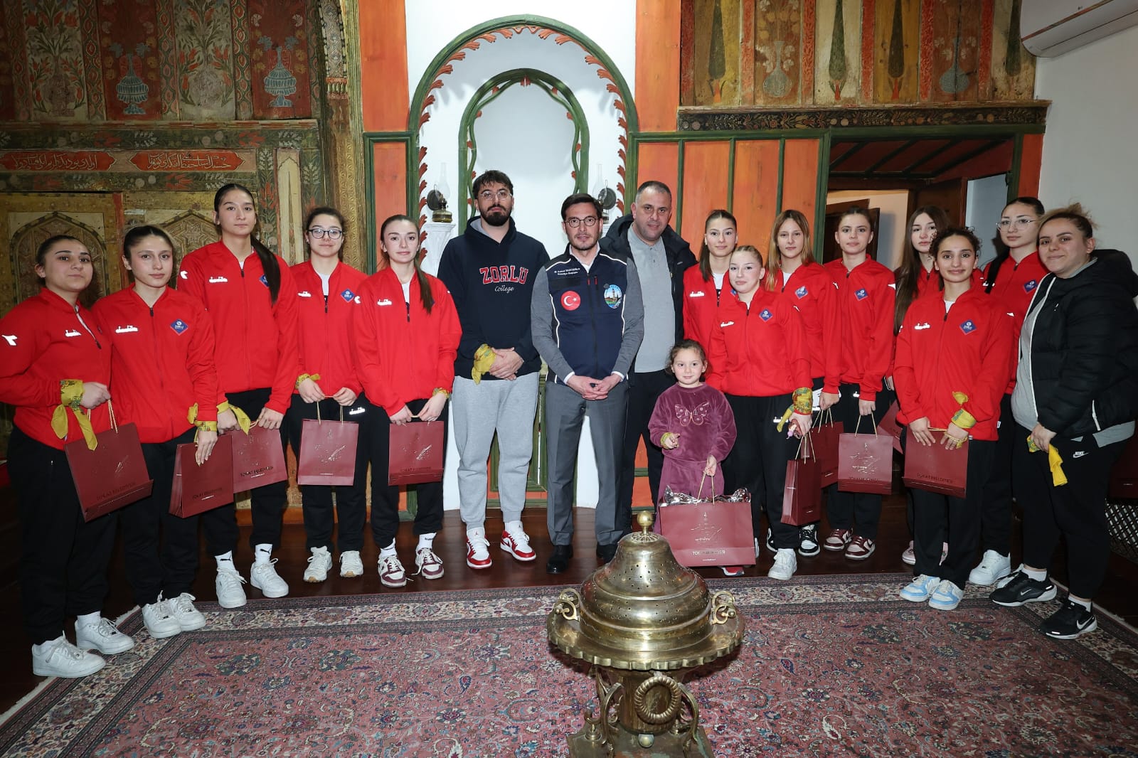 Zorlu'nun devlerinden Yazıcıoğlu'na ziyaret: Başkan makamda ağırladı