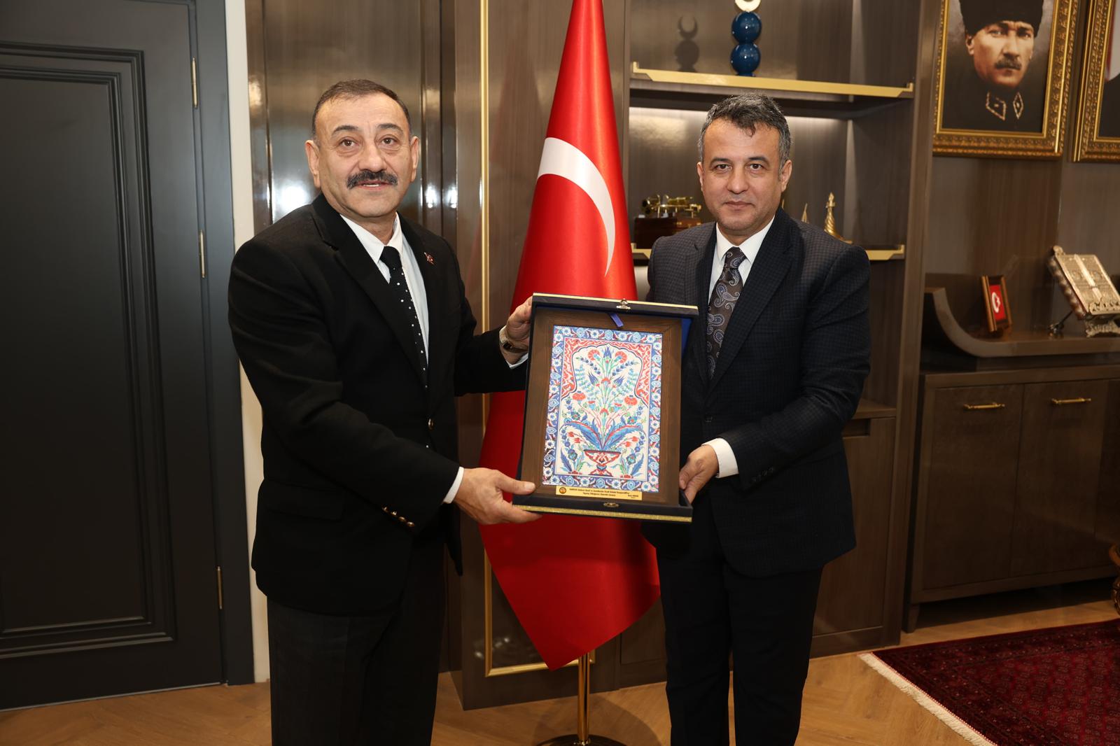 550Bac1B 1E6A 4008 B4Ea 83E8695Ba7Bd