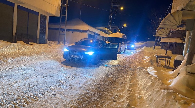 Samsun'da cenaze dönüşü karda mahsur kaldılar
