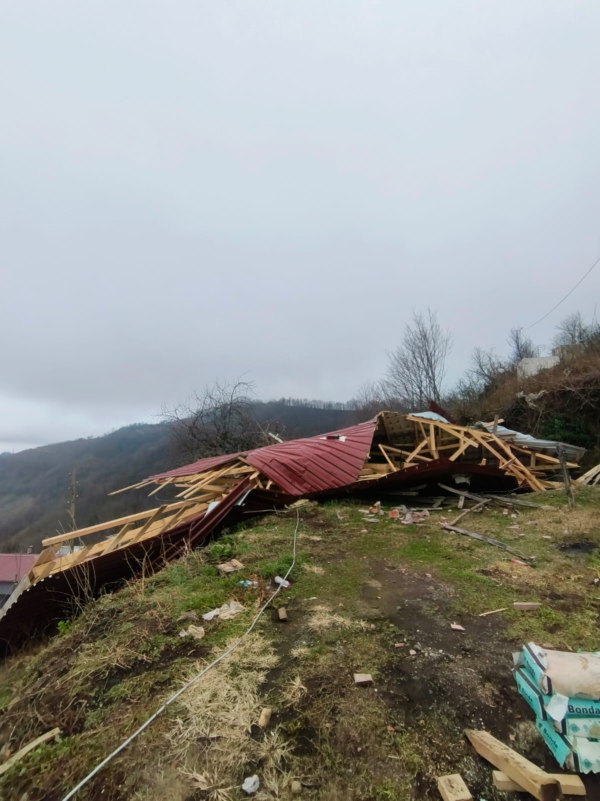 Samsun'da fırtına bir gecede hayalleri yıktı!