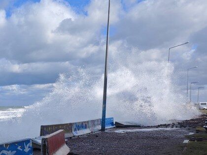 Samsun'da kuvvetli fırtına sahil şeridini vurdu! Uyarı var
