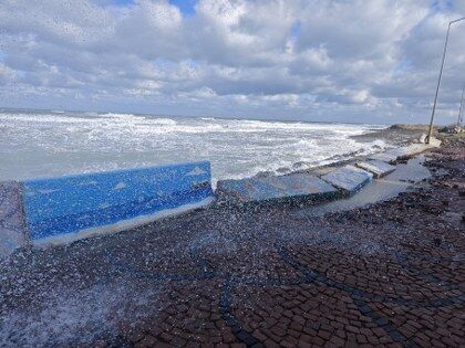 Samsun'da kuvvetli fırtına sahil şeridini vurdu! Uyarı var
