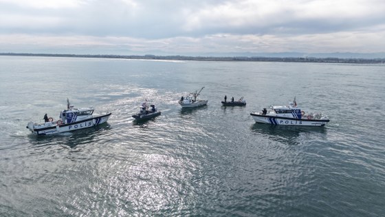 Samsun'da midye avcıları havadan yakalandı