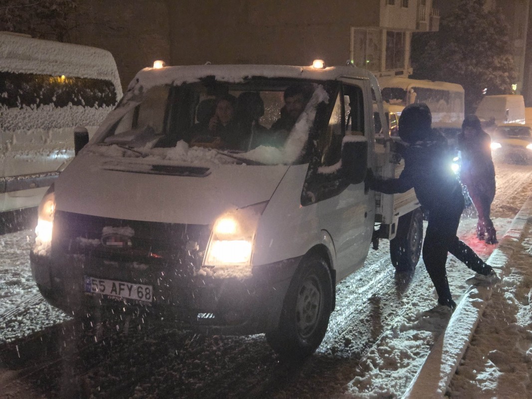 A W611679 09 1067X800