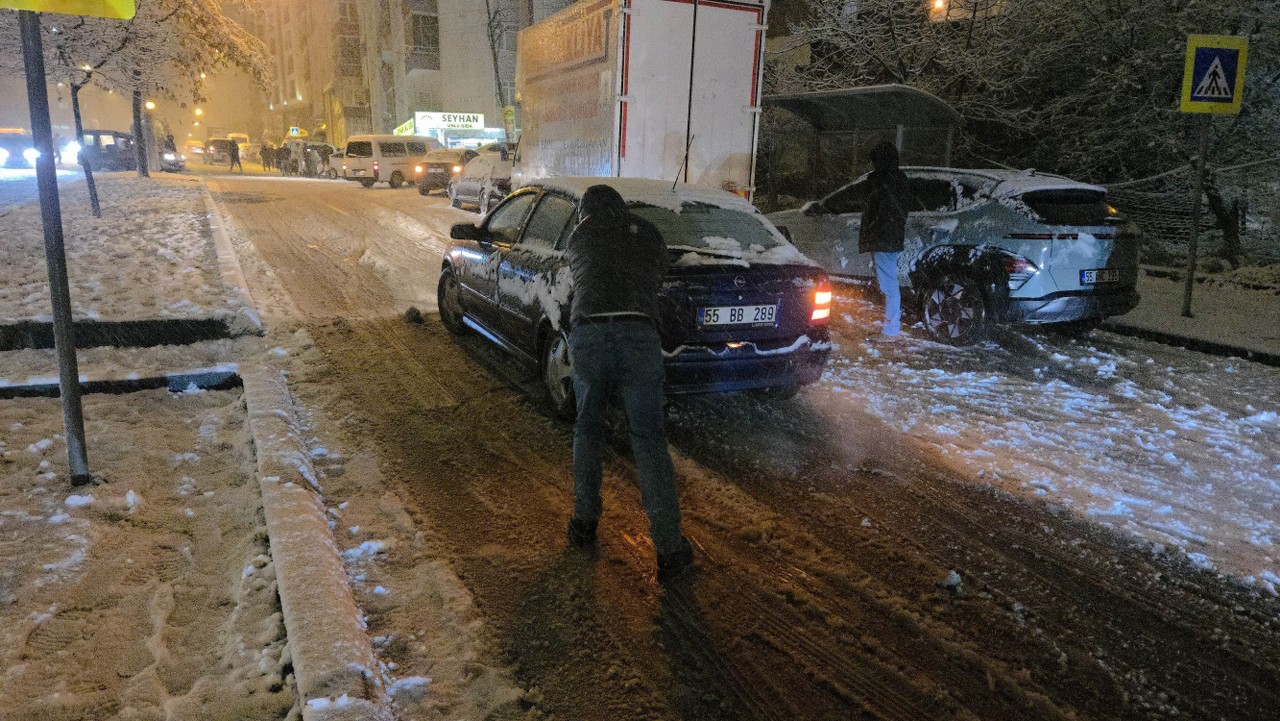 A W611679 10 1280X721