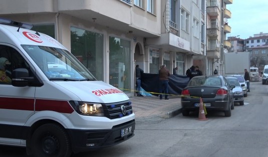 Samsun'da korkunç olay! Erkan Cömert'in cesedi apartman girişinde bulundu