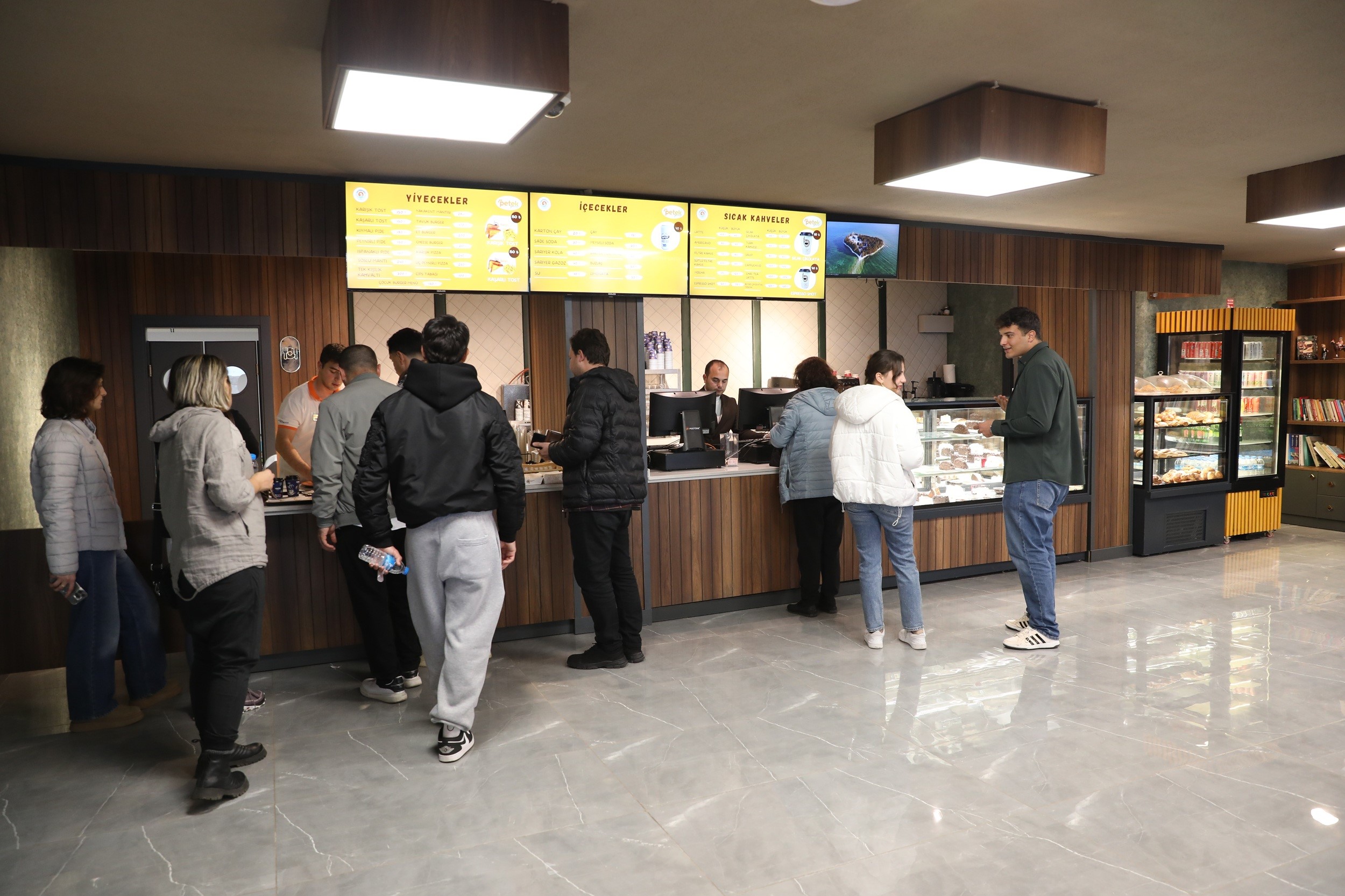 Samsun’da gençliğin yeni adresi: PETEK Genç