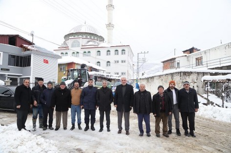 Kaymakam ve Başkan sahada: Canik'te kar mesaisi 