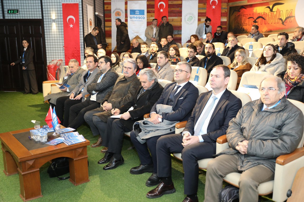 A W623889 02 1280X853