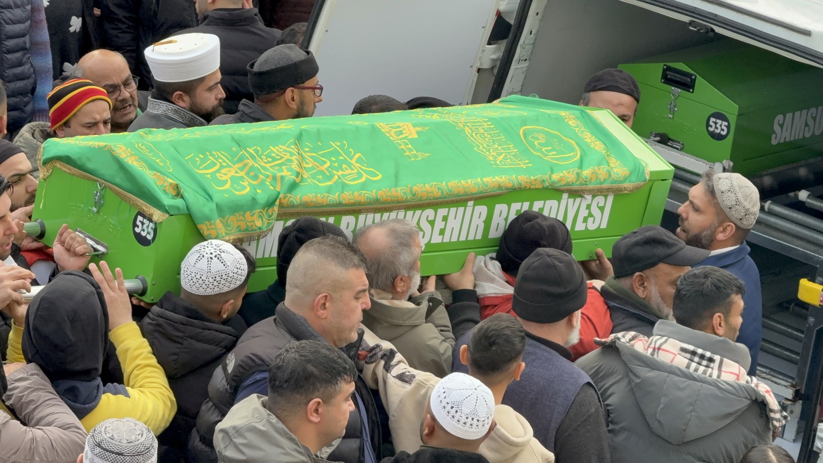 A W627931 04 1600X900