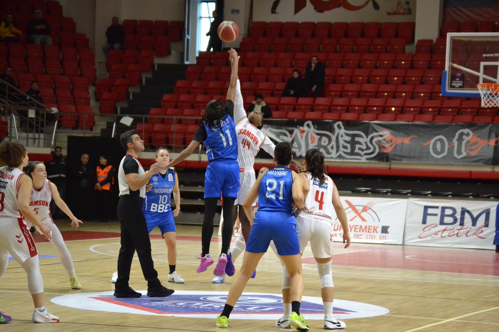 E5640159 496B 4569 9Bab A3A2B4Bd8121