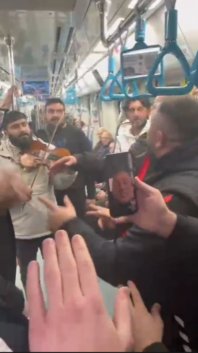 Metroda kemanlı Samsunspor coşkusu