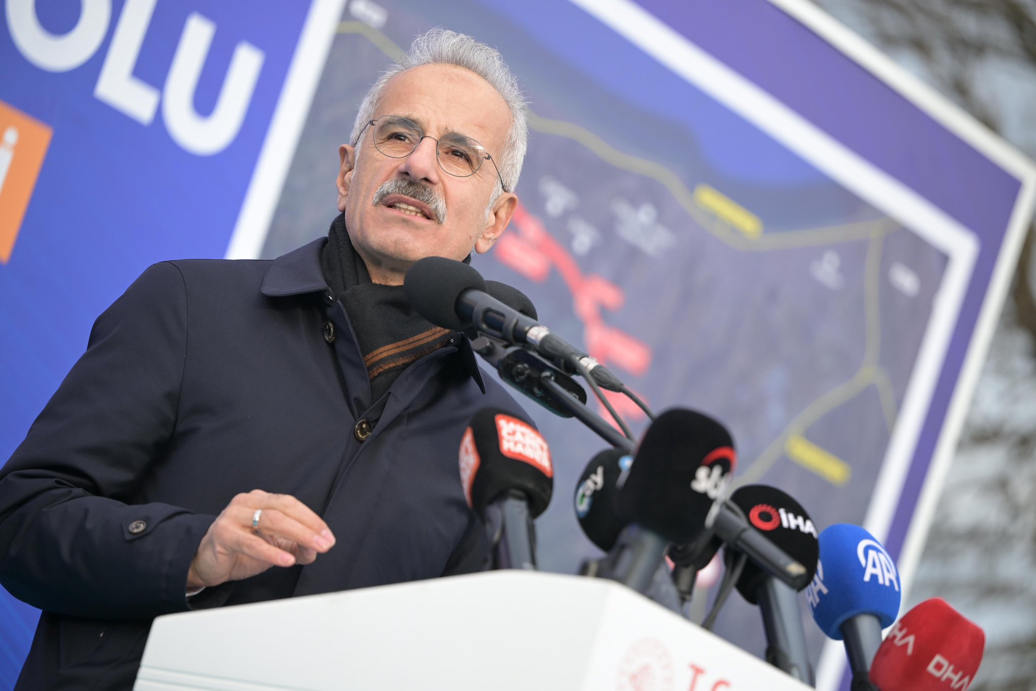 G Tj E N0 W8 A A Jy80