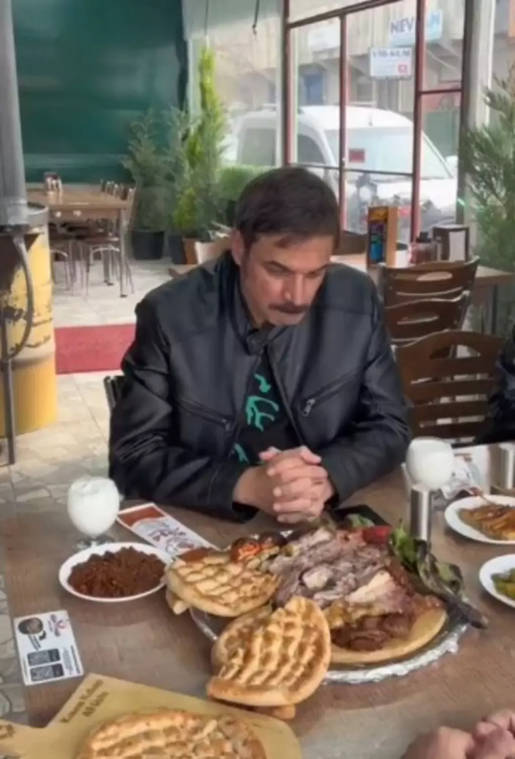 Samsunlu ünlü oyuncu Ufuk Özkan hastanelik oldu 