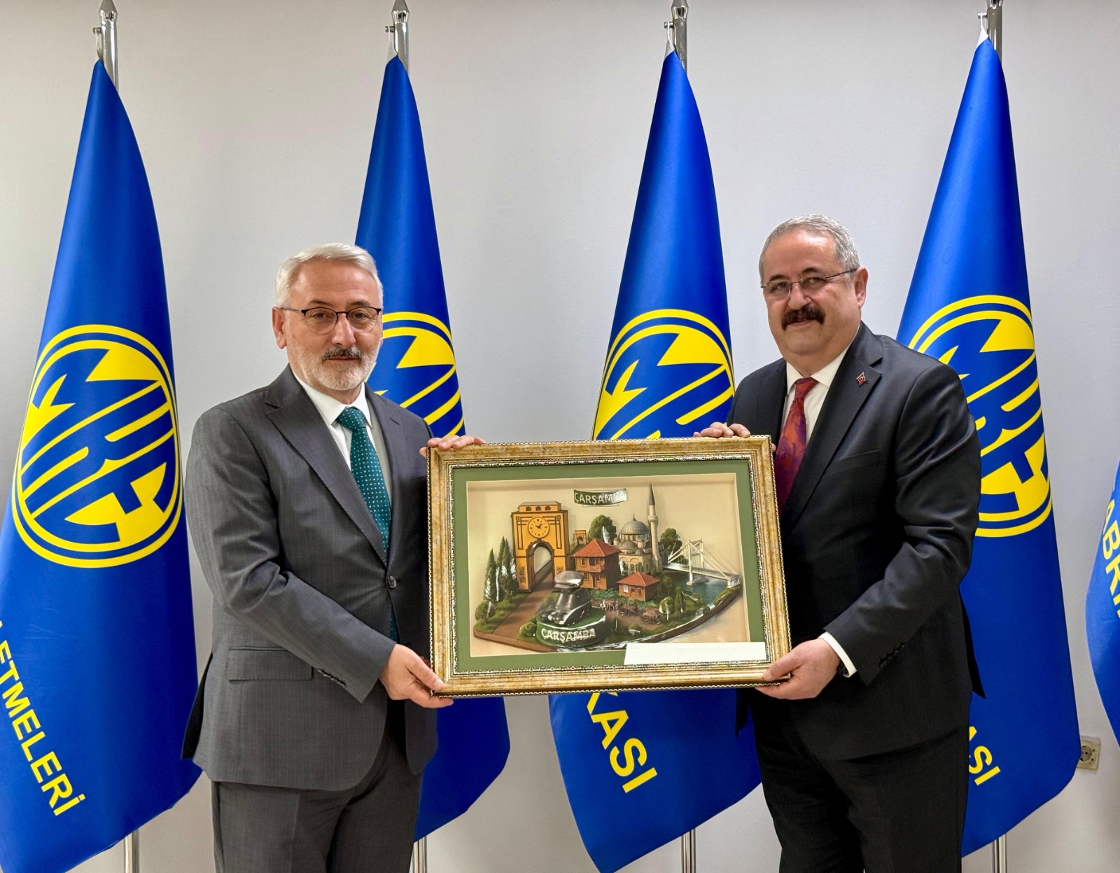 Samsun'da kar: Büyükoyumca Mahallesi beyaza büründü