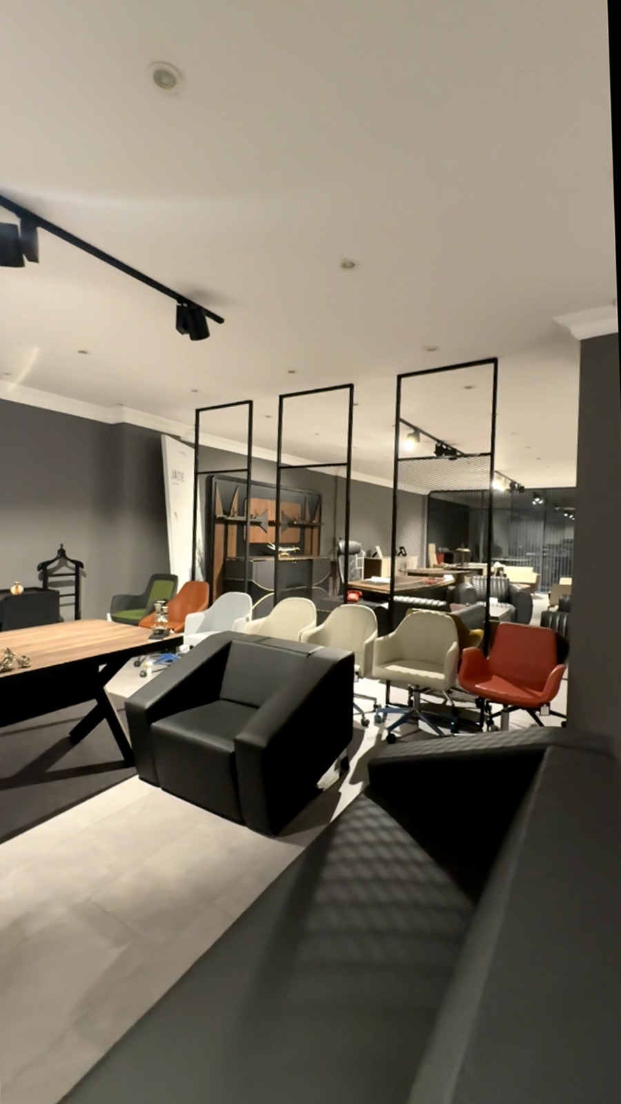 Stone Mobilya’dan dev yatırım! Samsun’un en büyük ofis mobilyası mağazası açıldı