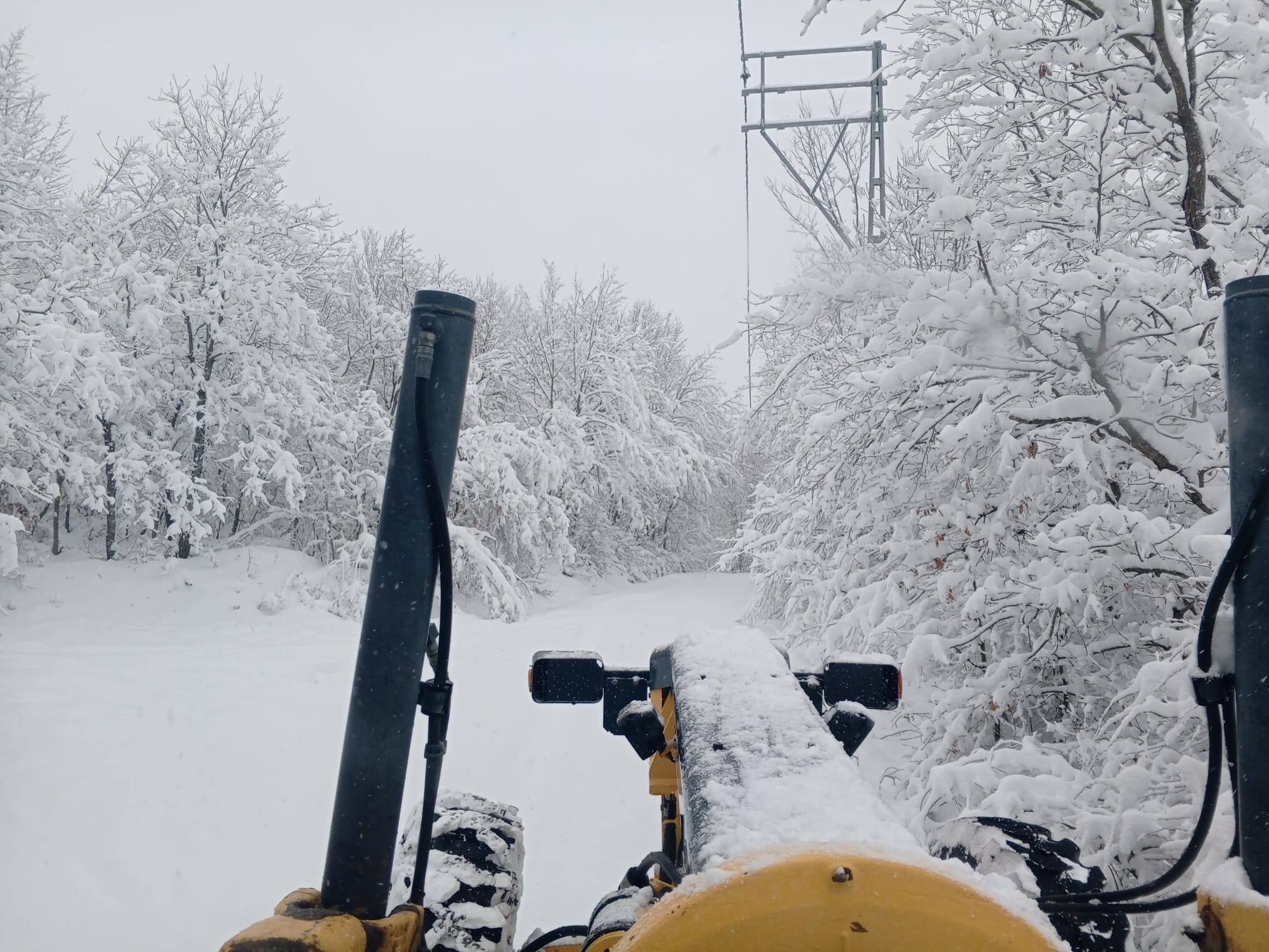 Samsun İlkadım'da 6 mahallede kar mesaisi!