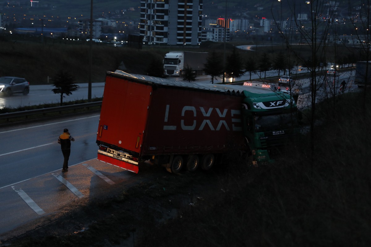 A A 20260208 40495997 40495994 S A M S U N D A Y O L D A N C I K A N T I R I N S U R U C U S U Y A R A L A N D I 1200X800