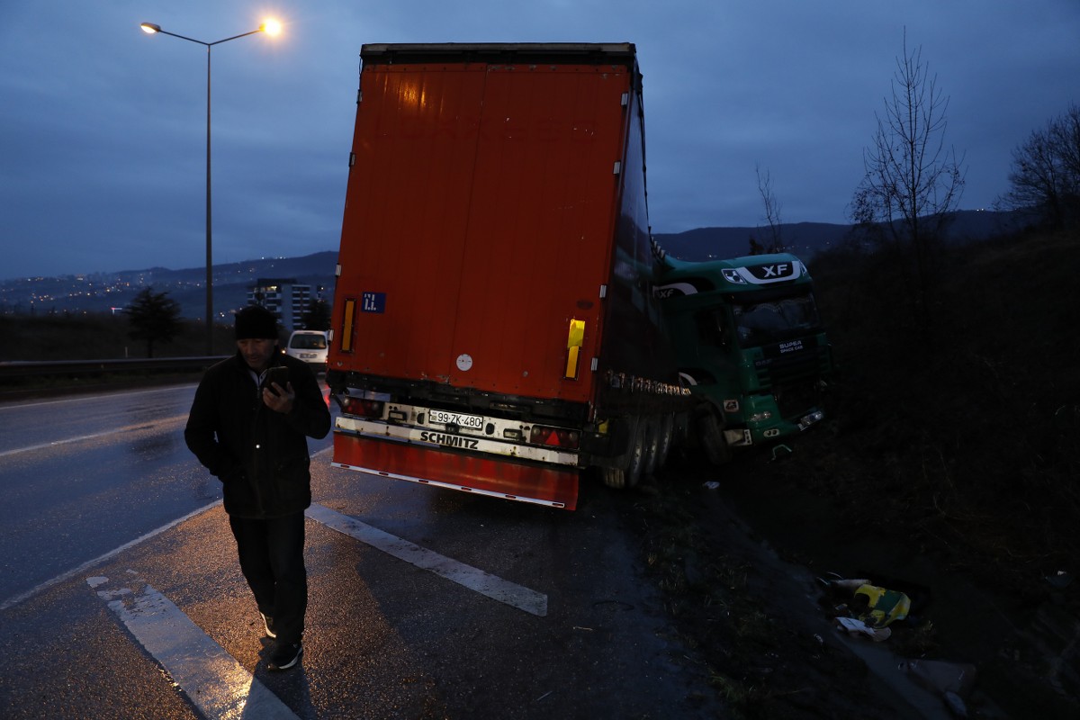 A A 20260208 40495997 40495996 S A M S U N D A Y O L D A N C I K A N T I R I N S U R U C U S U Y A R A L A N D I 1200X800